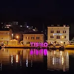 Seasalt Apartment