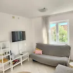 Seasalt Apartment