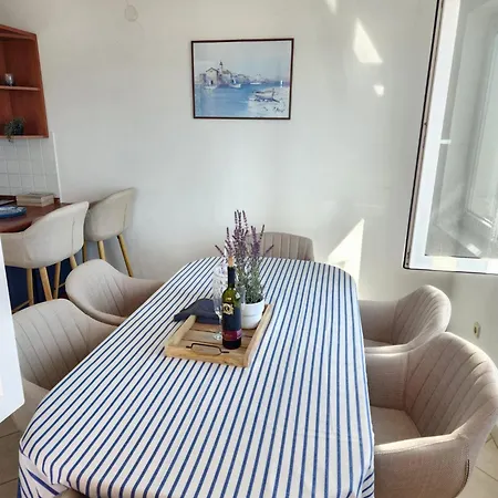 Seasalt Apartman Tisno