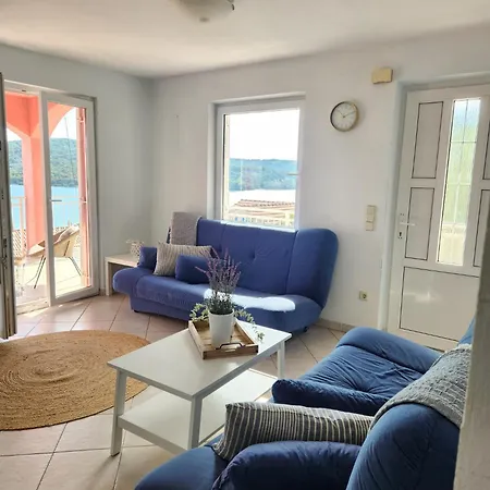 Seasalt Apartman Tisno