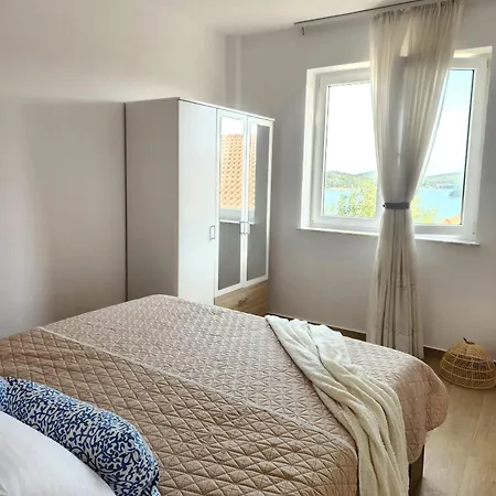 Seasalt Appartement Tisno