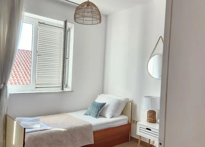 Seasalt Appartement Tisno